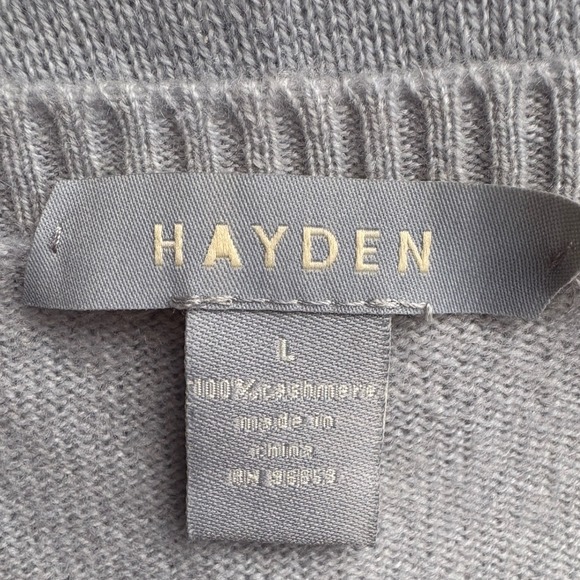 Hayden Light Gray 100% Cashmere Crewneck Sweater, Size Large, Quiet Luxury - Picture 5 of 6